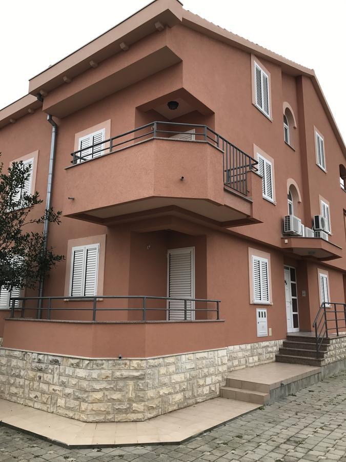Apartments Juran Sukosan Exterior photo